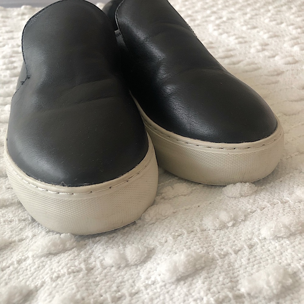 J/Slides Women’s Leather Slip On Sneaker - Picture 9 of 10